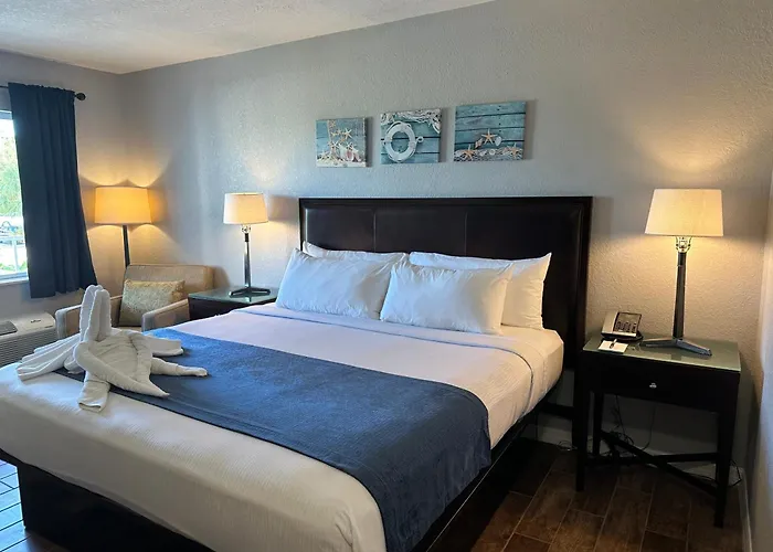 Lantern Inn & Suites - Sarasota